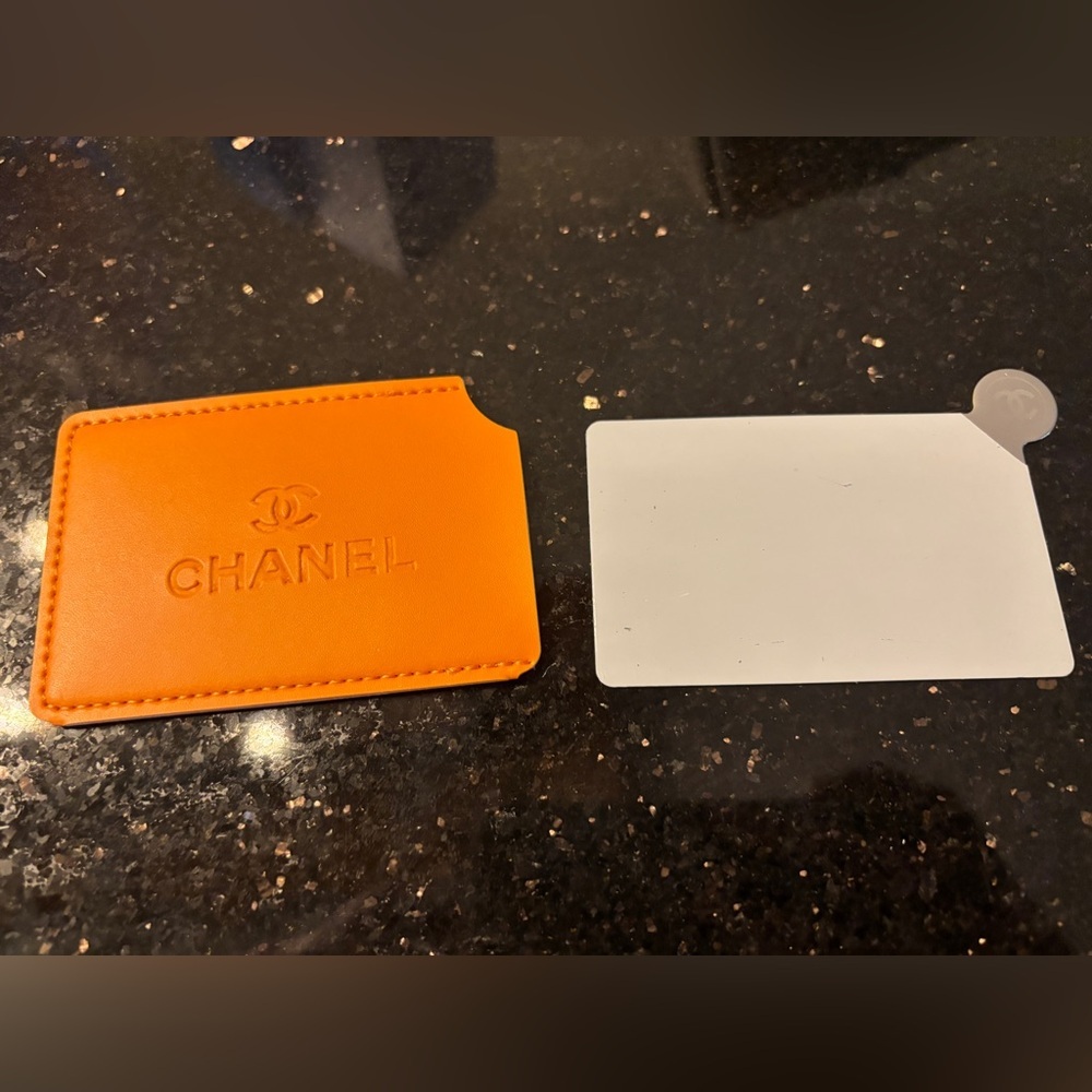 NEW Chanel Orange Mirror Card Holder Sleeve - Picture 3 of 4
